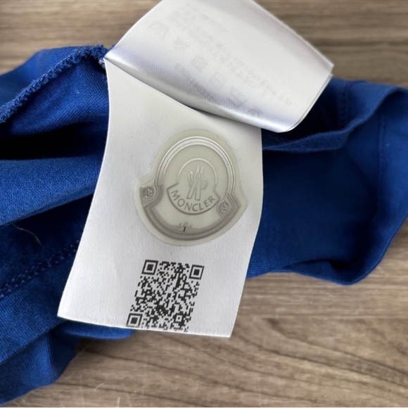 Moncler T-shirt Maglia Blue Men's Sz Medium 100% Authentic - Picture 9 of 10